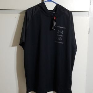 Short sleeved hooded pullover